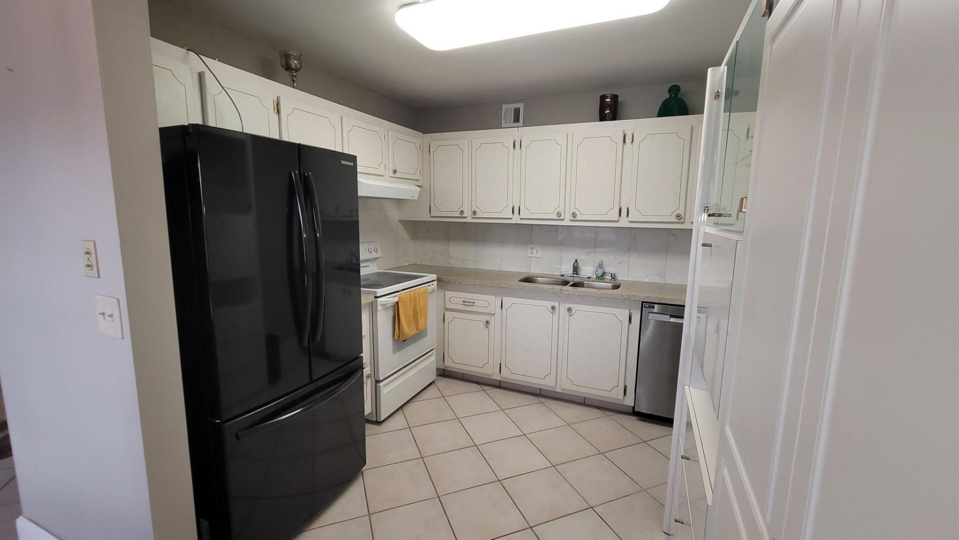 35 Somerset B, West Palm Beach, FL 33417 Photo