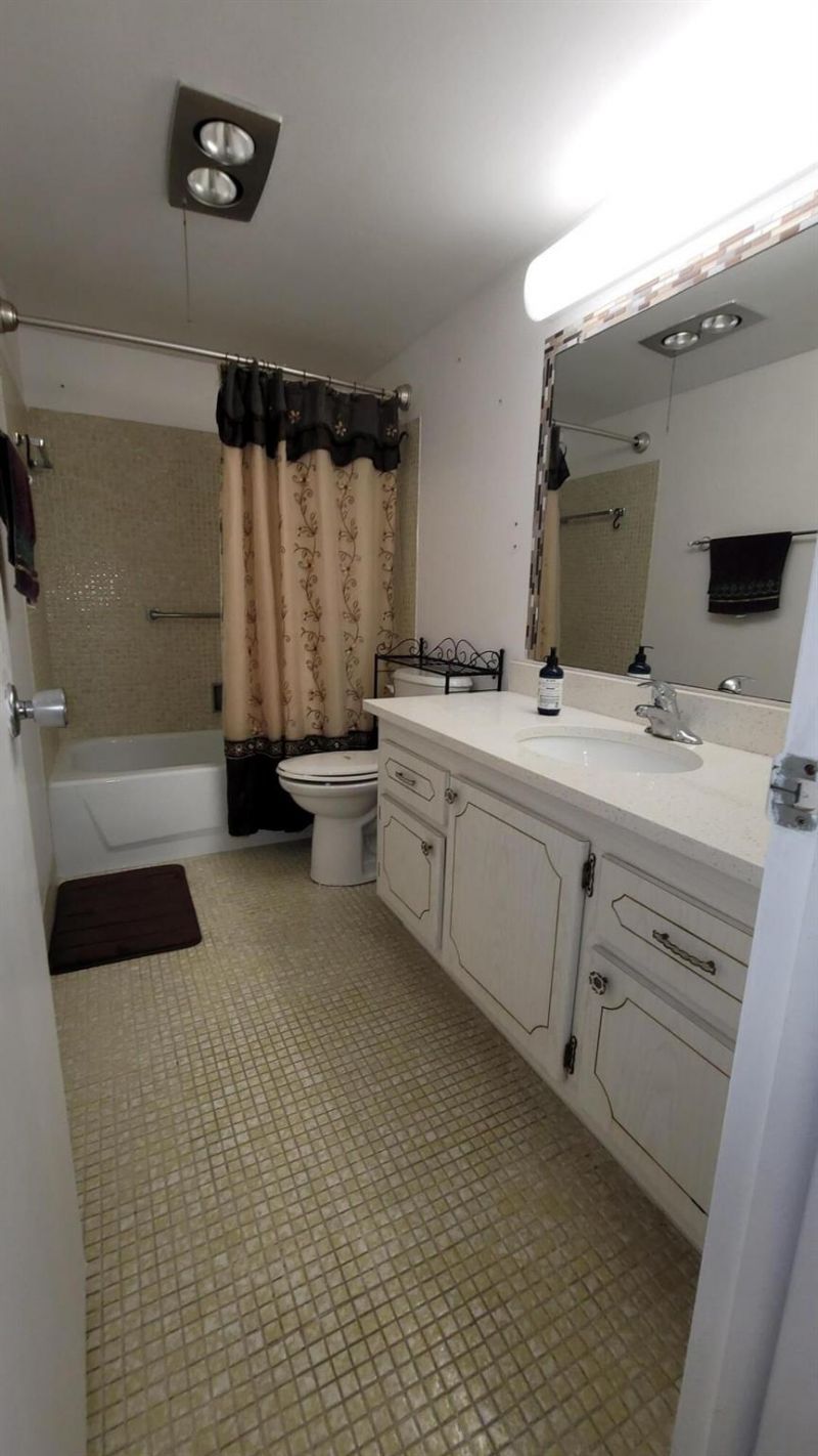 35 Somerset B, West Palm Beach, FL 33417 Photo