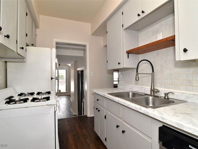 4111 W 220th Street, Fairview Park, OH 44126 Photo 12