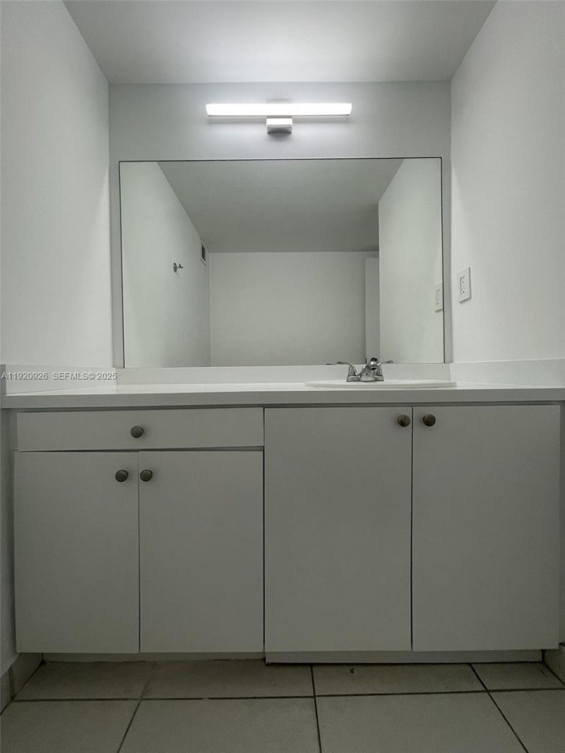 500 Three Islands Blvd, Unit M16, Hallandale Beach, FL 33009 Photo