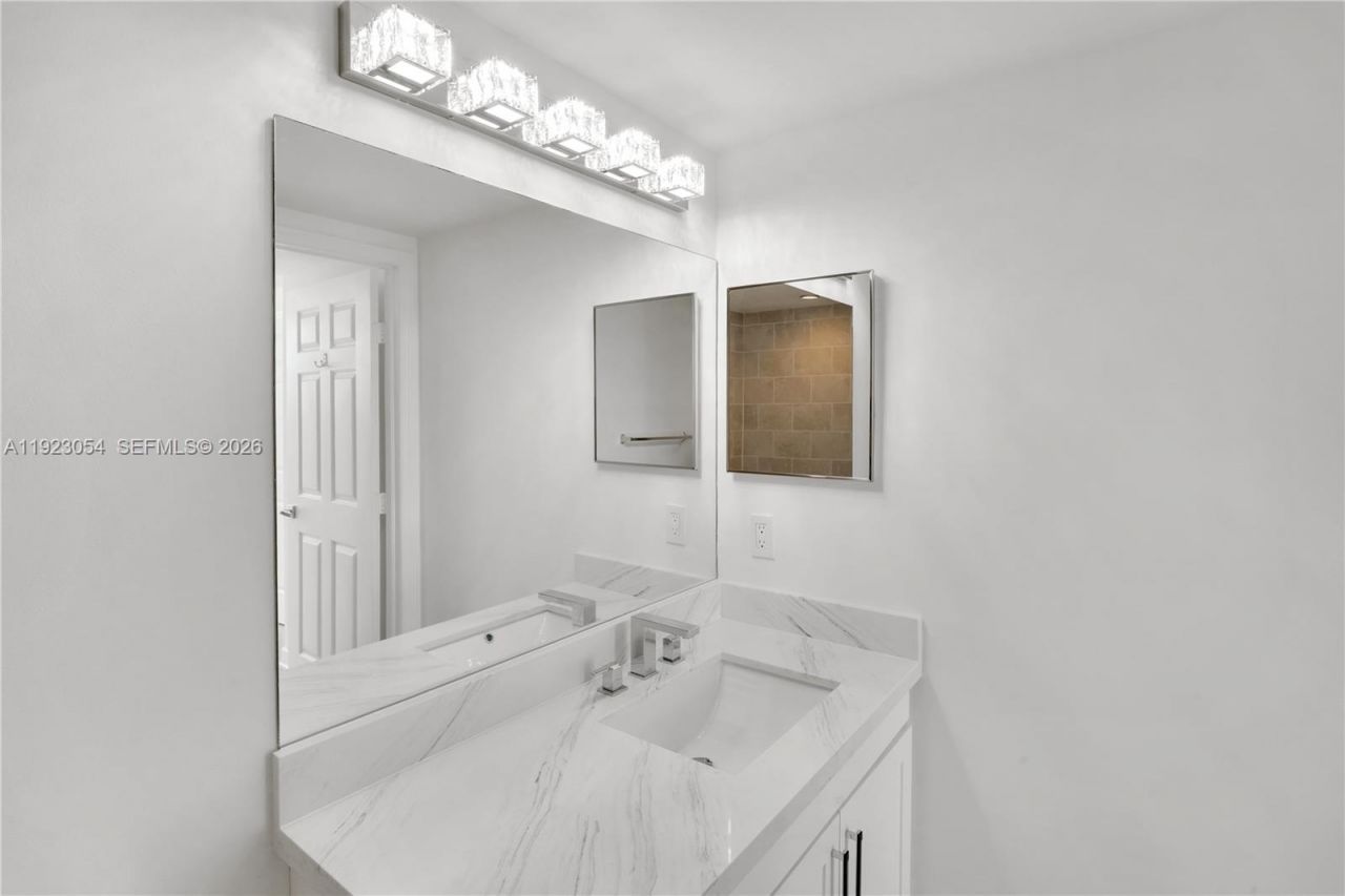 1723 SW 2nd Ave, Unit 909, Miami, FL 33129 Photo