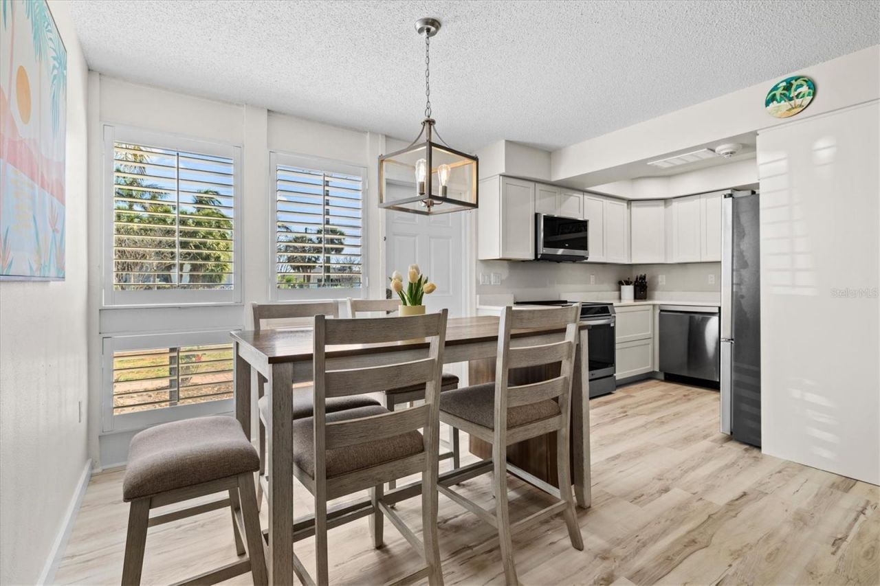 800 S Blvd Of The Presidents, Unit 3, Sarasota, FL 34236 Photo