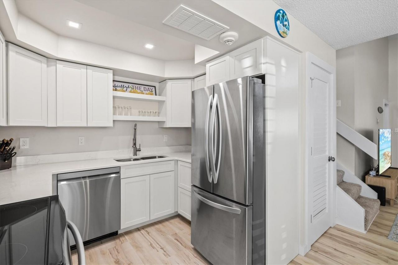 800 S Blvd Of The Presidents, Unit 3, Sarasota, FL 34236 Photo