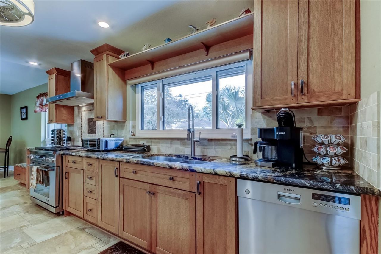 13000 98th Avenue, Seminole, FL 33776 Photo