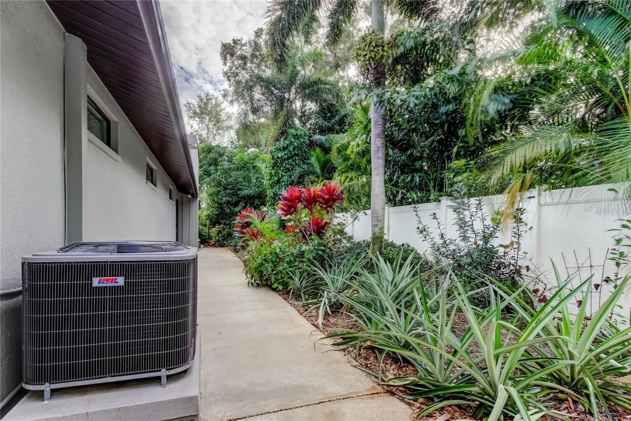 13000 98th Avenue, Seminole, FL 33776 Photo