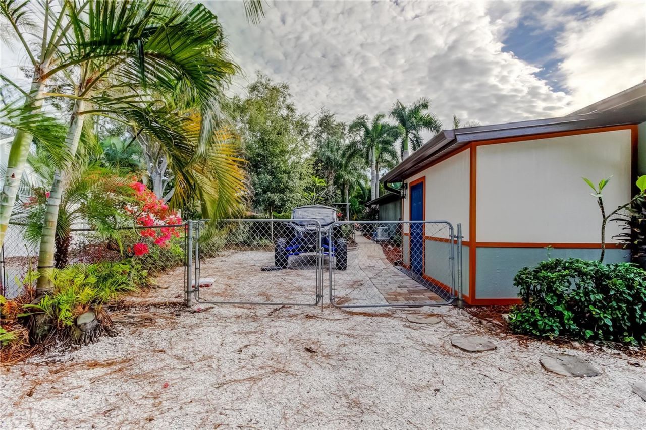 13000 98th Avenue, Seminole, FL 33776 Photo