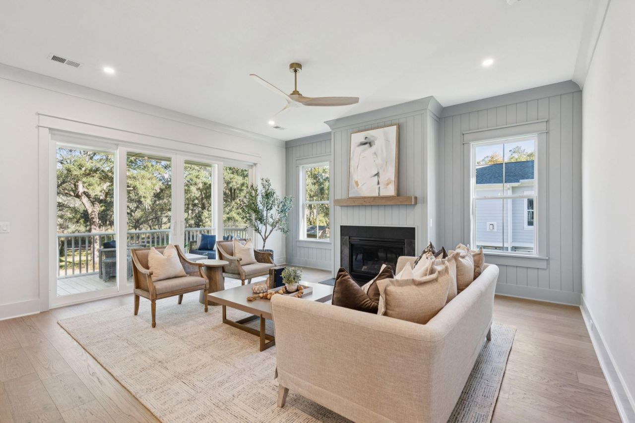 2768 Burden Creek Road Photo 17