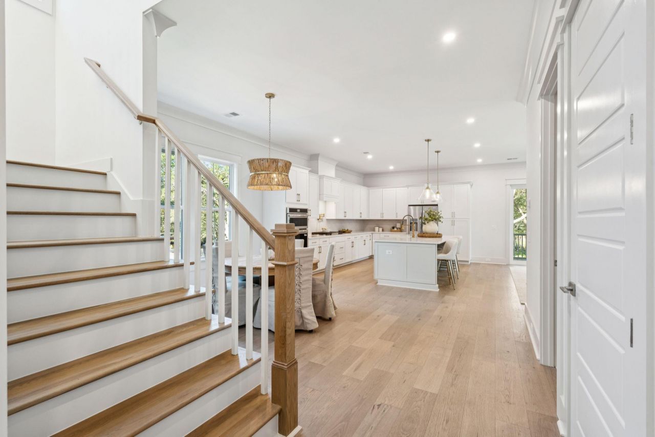 2768 Burden Creek Road Photo 9