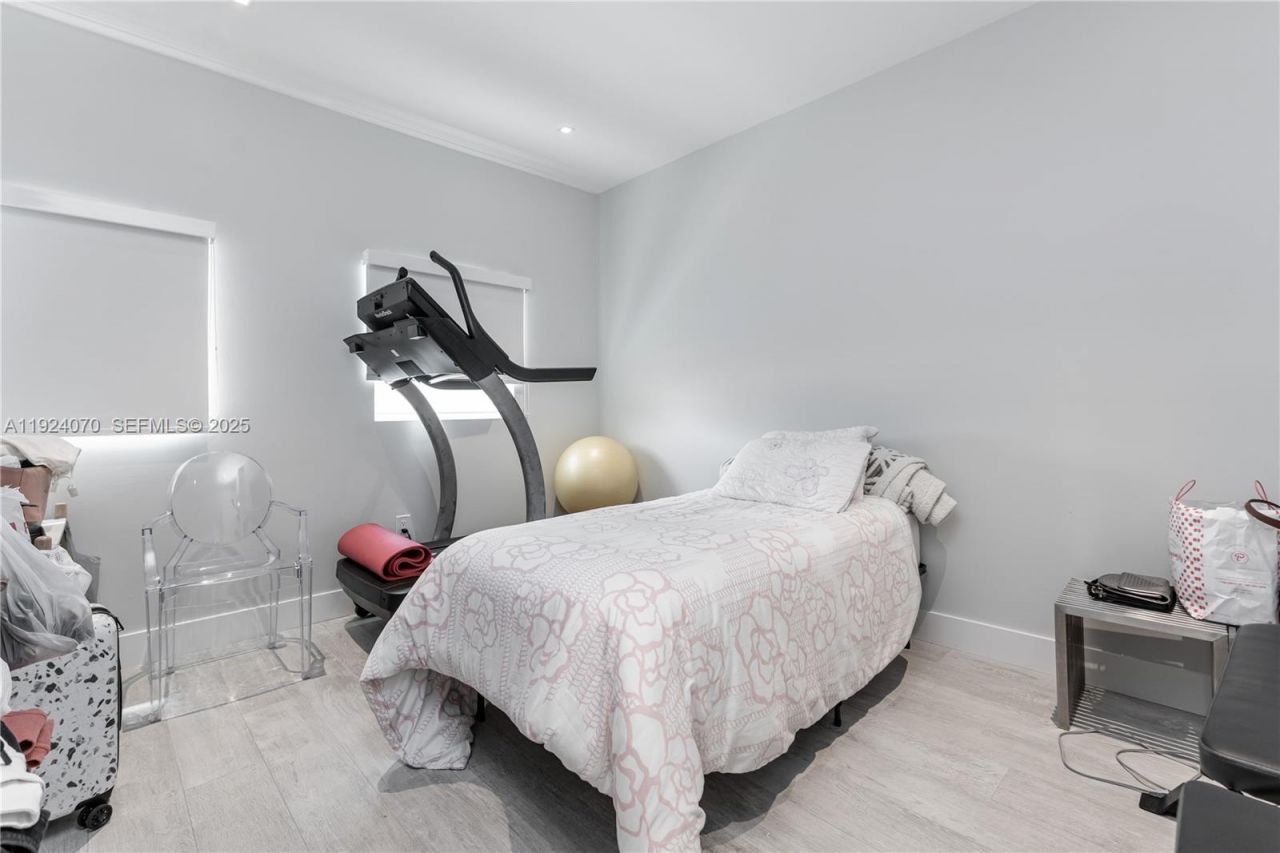 18460 NE 30th Ave, Unit 18460, Aventura, FL 33160 Photo