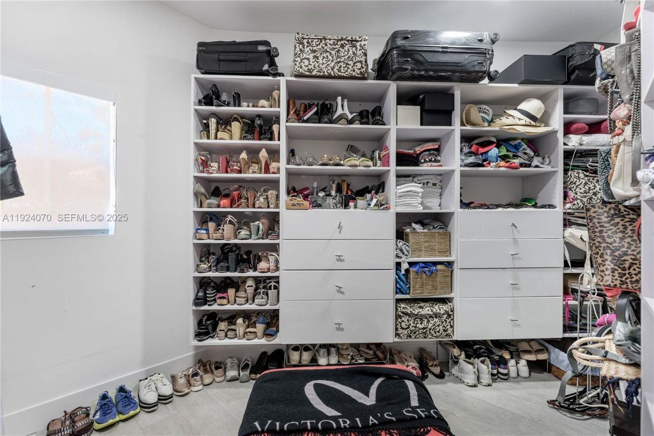 18460 NE 30th Ave, Unit 18460, Aventura, FL 33160 Photo