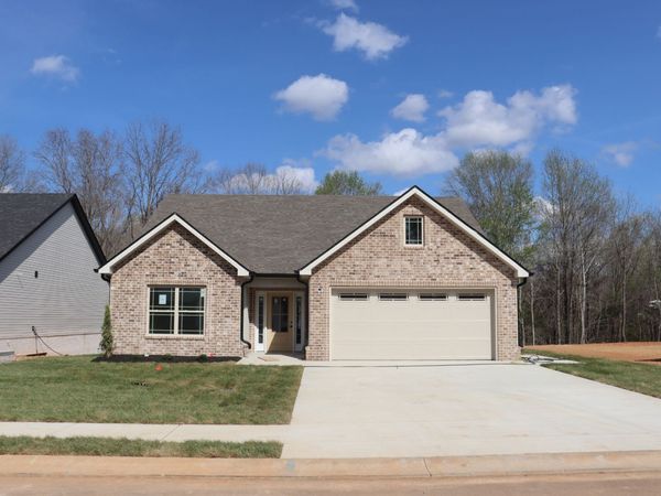 615 Willow Park Dr, Clarksville, TN 37043