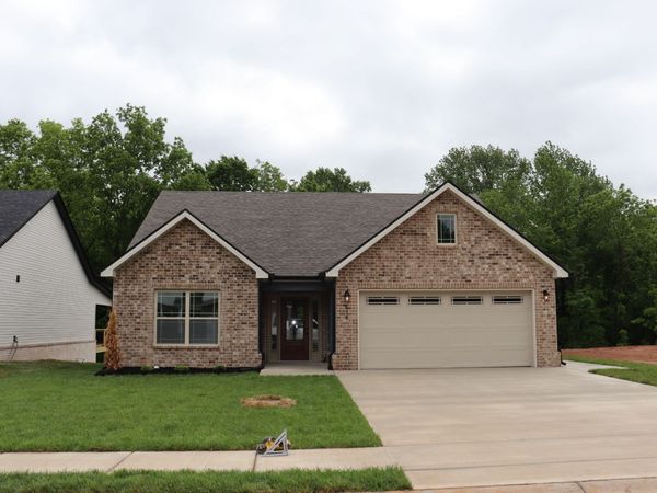 615 Willow Park Dr, Clarksville, TN 37043