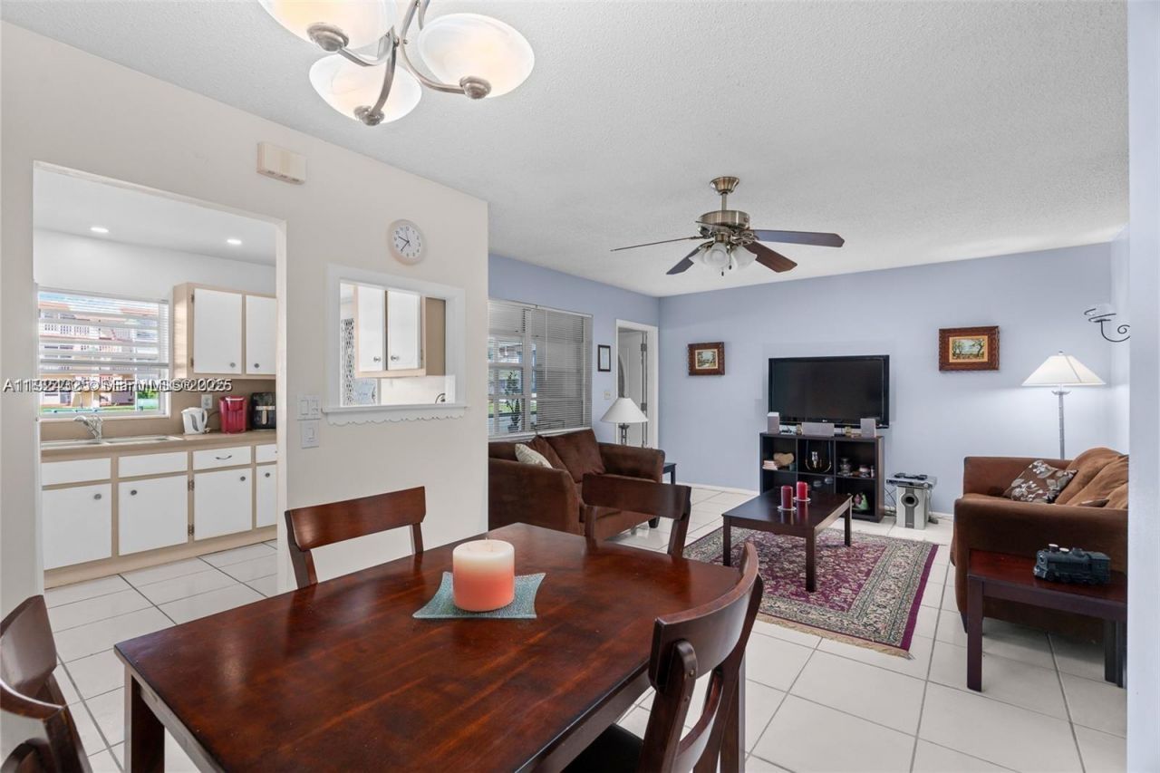 5300 Washington St, Unit J115, Hollywood, FL 33021 Photo