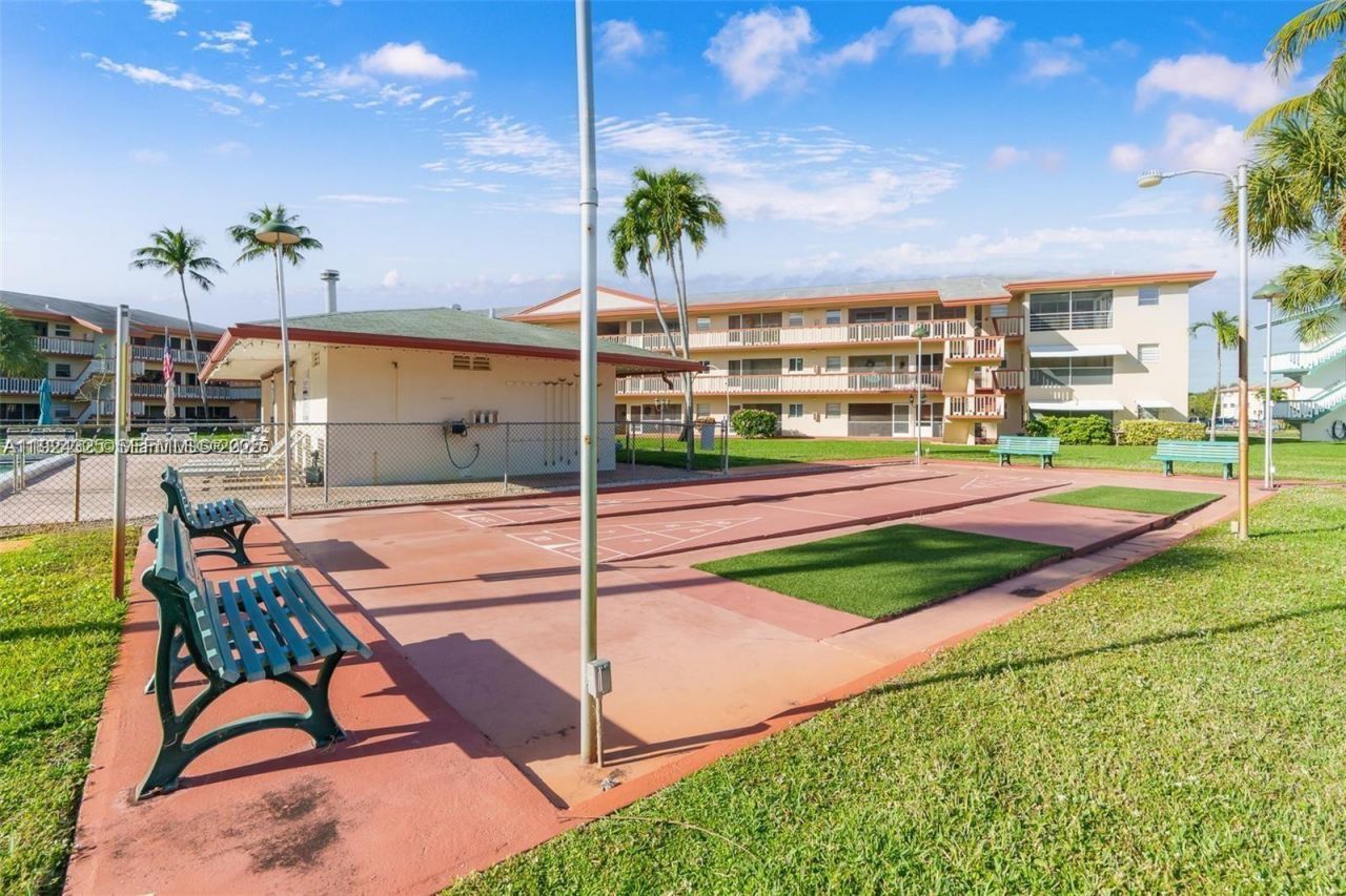 5300 Washington St, Unit J115, Hollywood, FL 33021 Photo