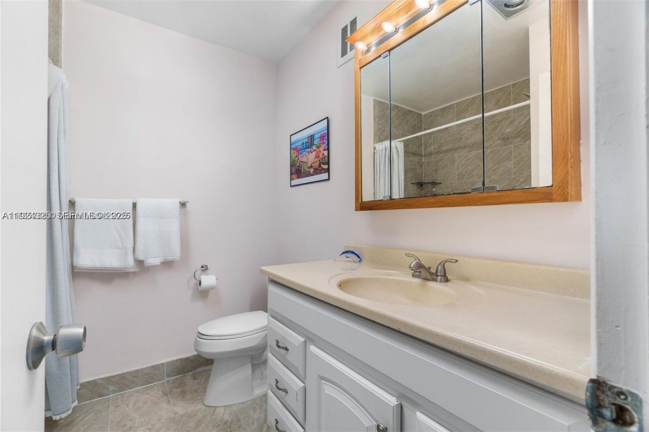 5300 Washington St, Unit J115, Hollywood, FL 33021 Photo