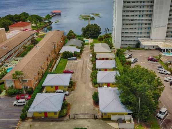 2121 LAKEVIEW DRIVE, Sebring, FL 33870