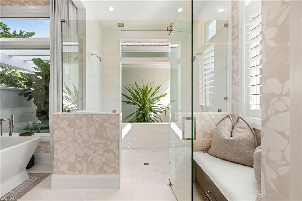 142 Eugenia Dr, Naples, FL 34108 Photo