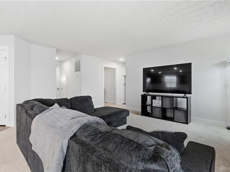 6800 Fielders Way, Middletown, OH 45042 Photo 5