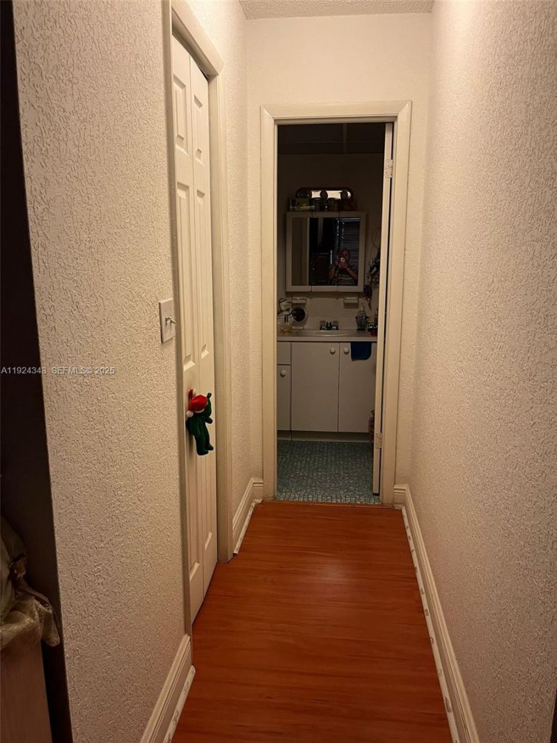 525 W 69th St, Unit 207, Hialeah, FL 33014 Photo