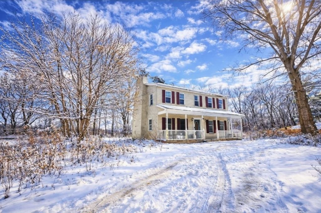 9289 S Street Road, Le Roy, NY 14482 Main Photo