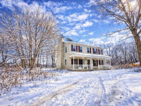 9289 S Street Road, Le Roy, NY 14482