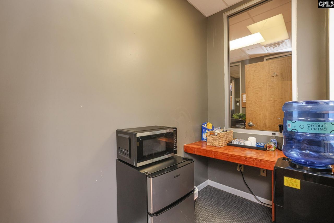 8311 Two Notch Road  Photo 12