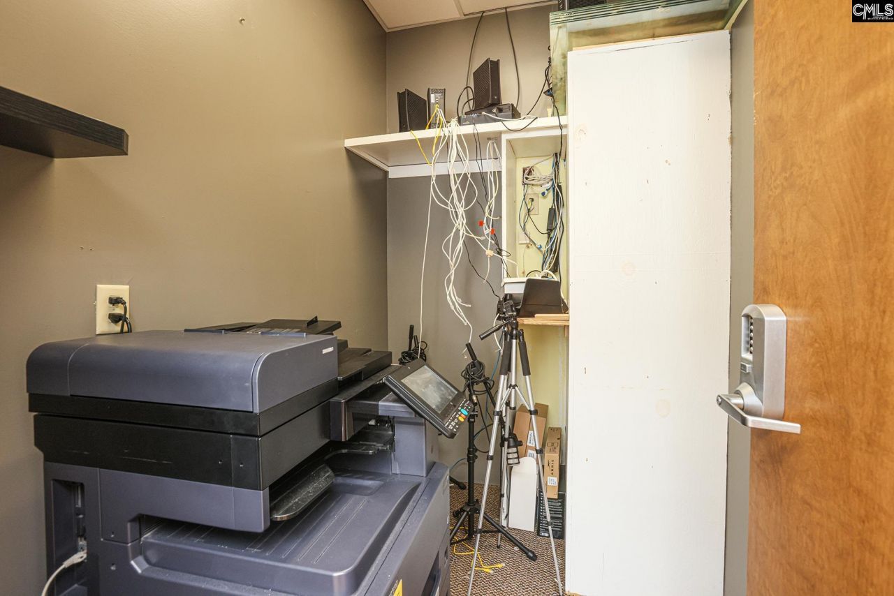 8311 Two Notch Road  Photo 15