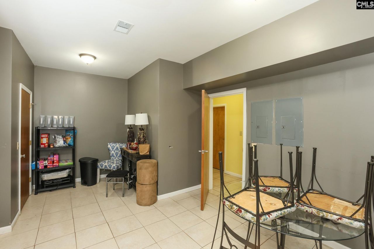 8311 Two Notch Road  Photo 16