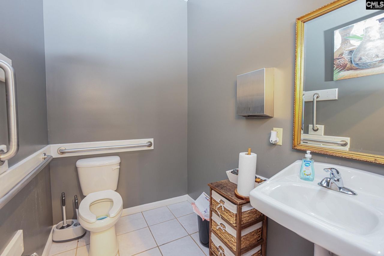 8311 Two Notch Road  Photo 17