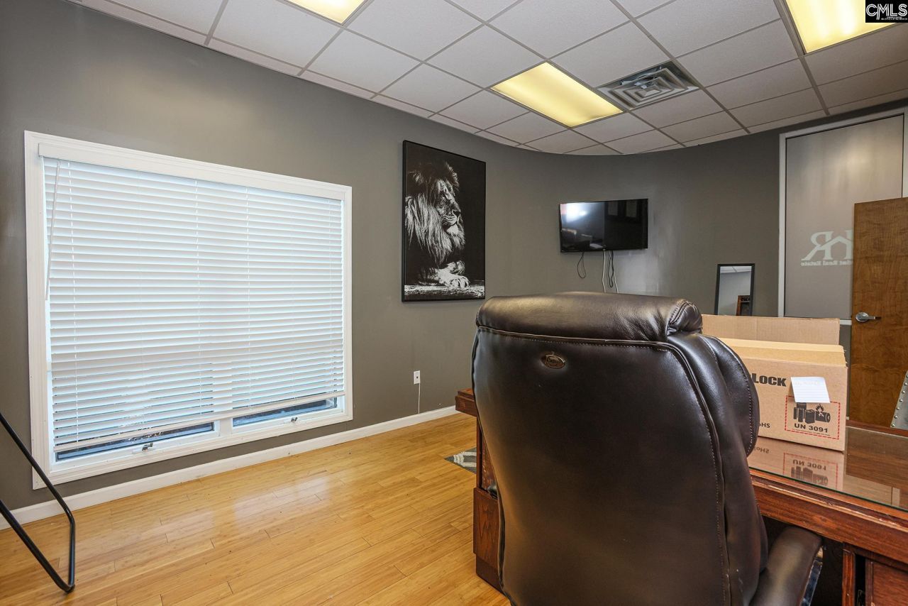 8311 Two Notch Road  Photo 21