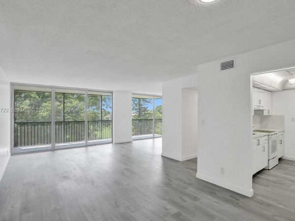 3821 Environ Blvd, Unit 403, Lauderhill, FL 33319