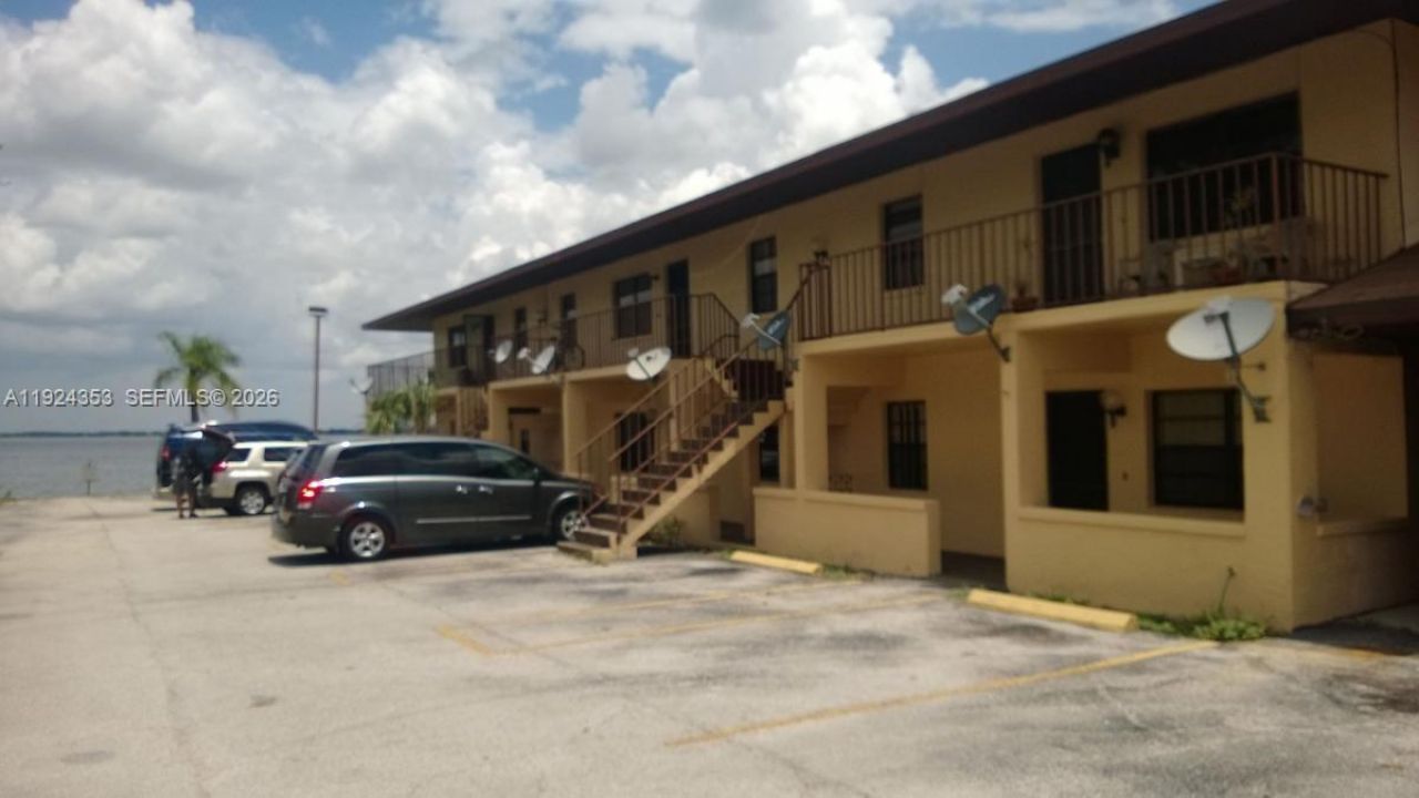 1025 Lakeveiw Drive, Sebring, FL 33870 Photo