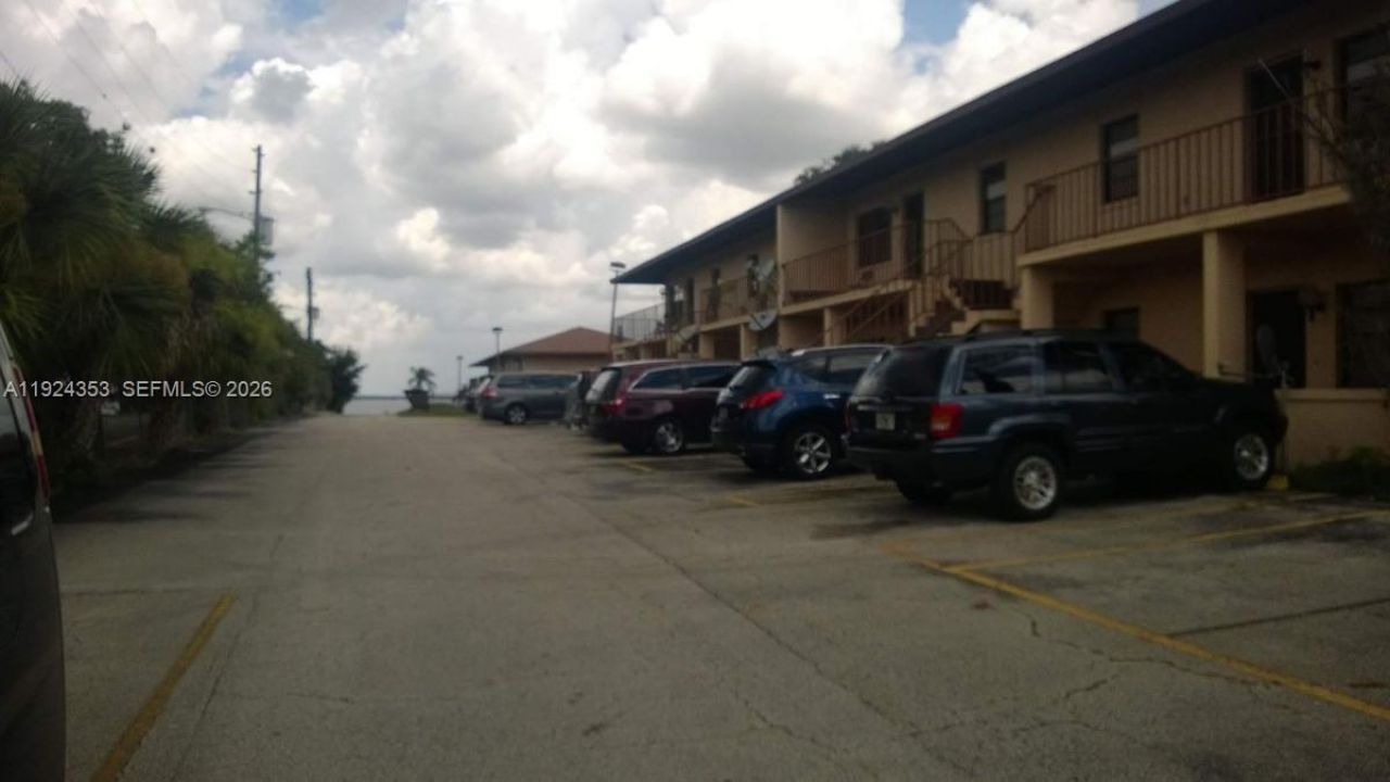 1025 Lakeveiw Drive, Sebring, FL 33870 Photo