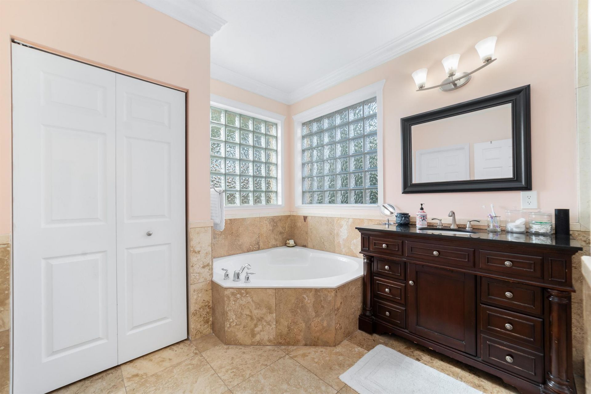 254 Gazetta Way, West Palm Beach, FL 33413 Photo