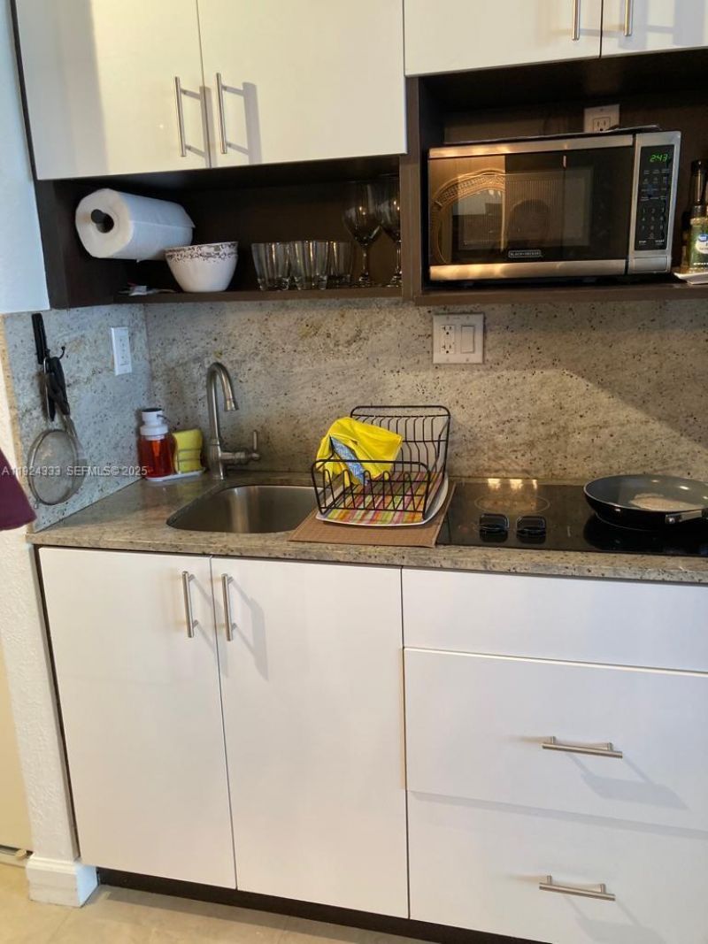 19201 Collins Ave, Unit 726, Sunny Isles Beach, FL 33160 Photo