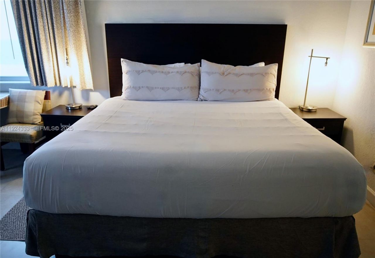 19201 Collins Ave, Unit 726, Sunny Isles Beach, FL 33160 Photo