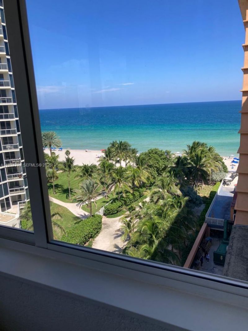 19201 Collins Ave, Unit 726, Sunny Isles Beach, FL 33160 Photo