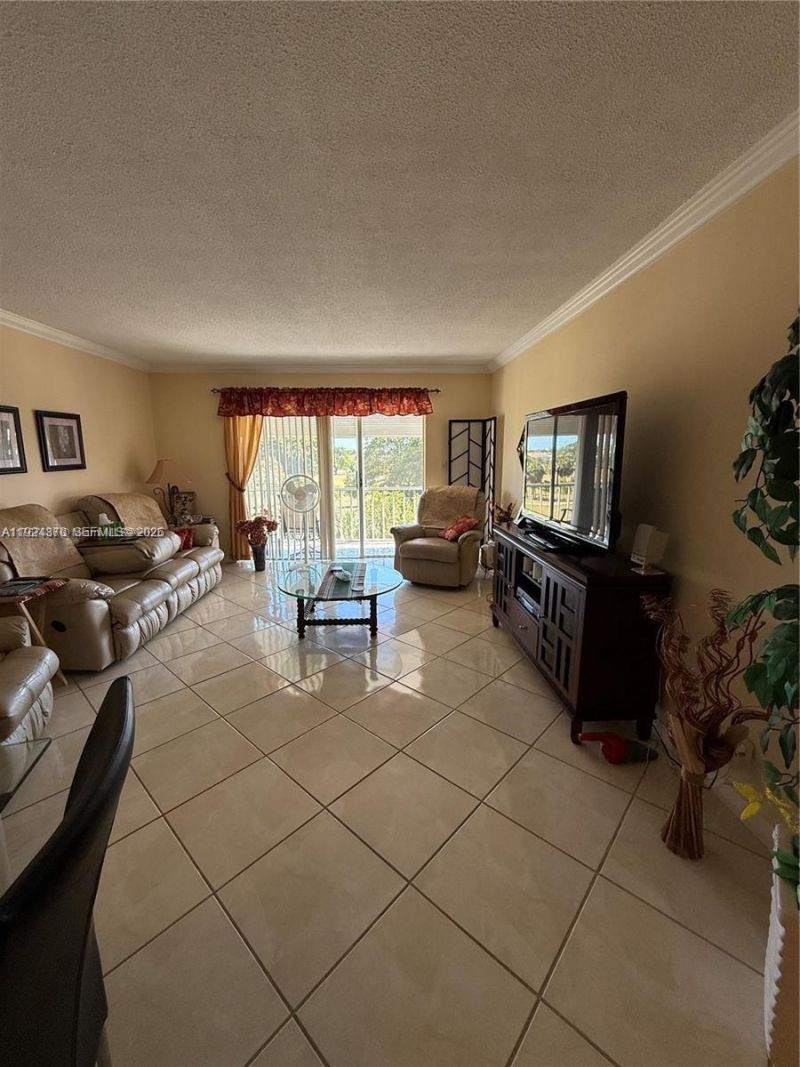 4800 Hillcrest Ln, Unit 511, Hollywood, FL 33021 Photo