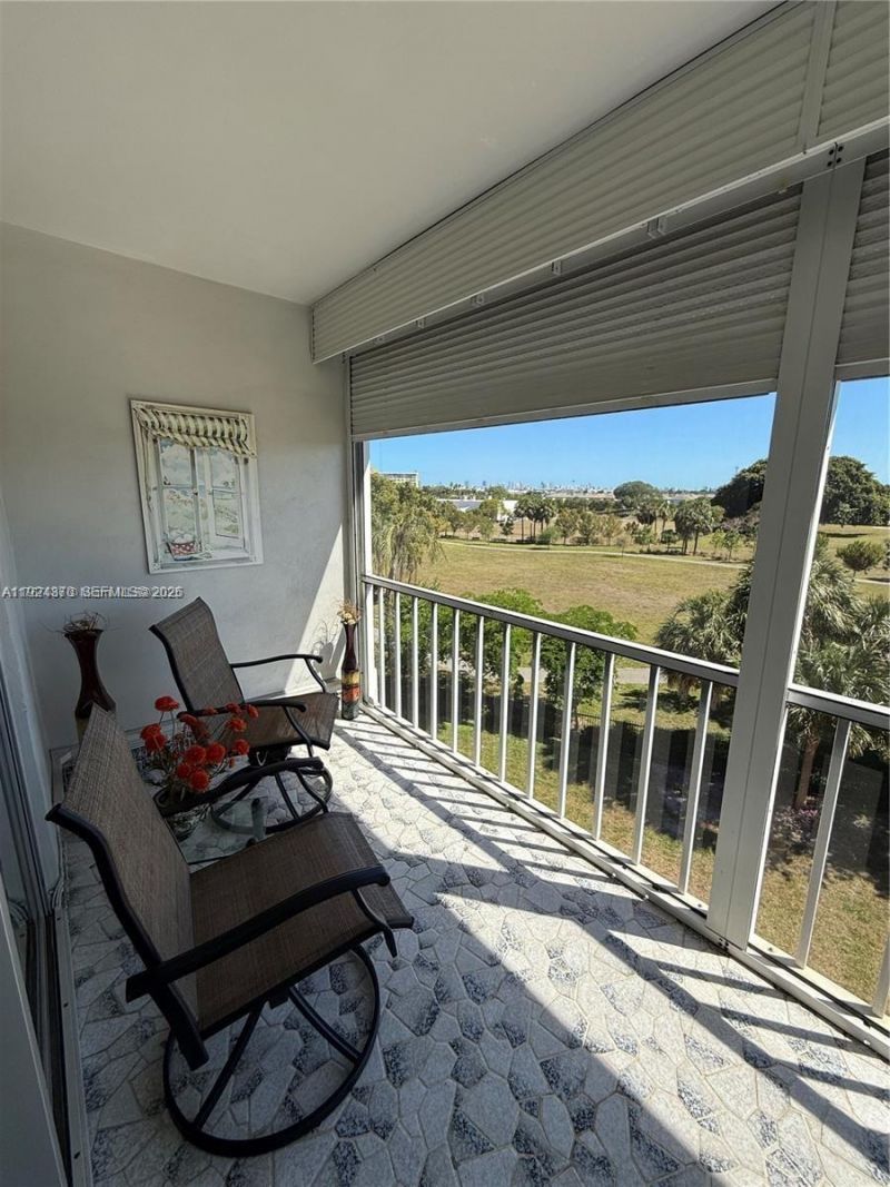 4800 Hillcrest Ln, Unit 511, Hollywood, FL 33021 Photo