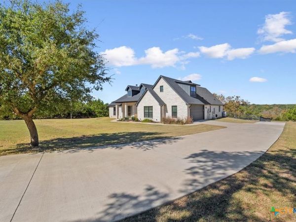 1250 E Creekview Drive, Salado, TX 76571