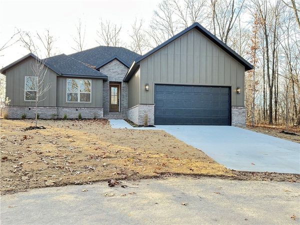 4 Arthur Circle, Bella Vista, AR 72715