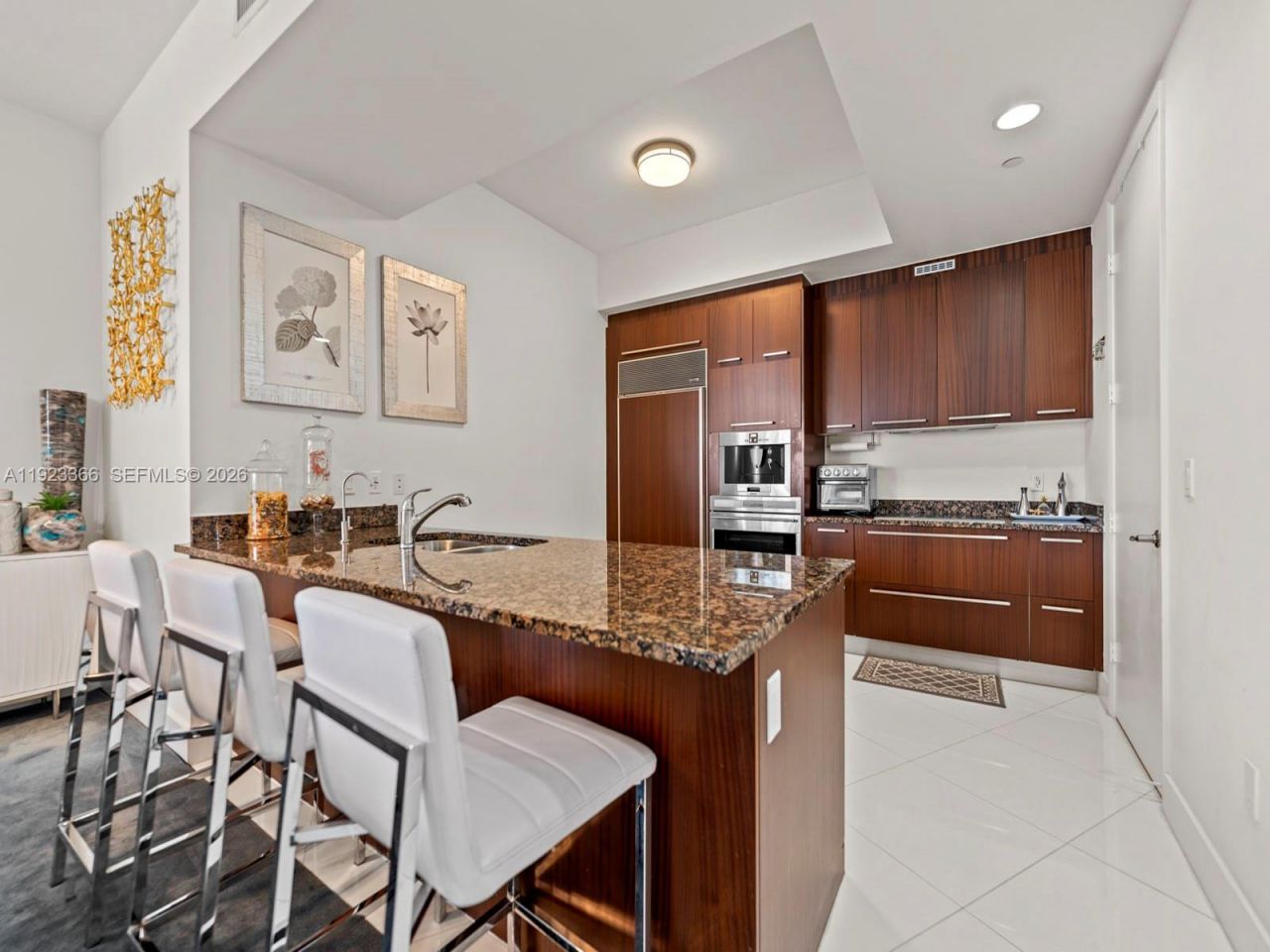 15901 Collins Ave, Unit 403, Sunny Isles Beach, FL 33160 Photo