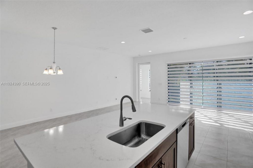 8450 NW 39th Ct, Unit 8450, Coral Springs, FL 33065 Photo