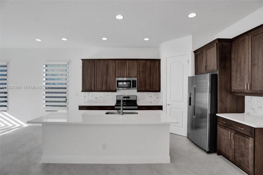 8450 NW 39th Ct, Unit 8450, Coral Springs, FL 33065 Photo