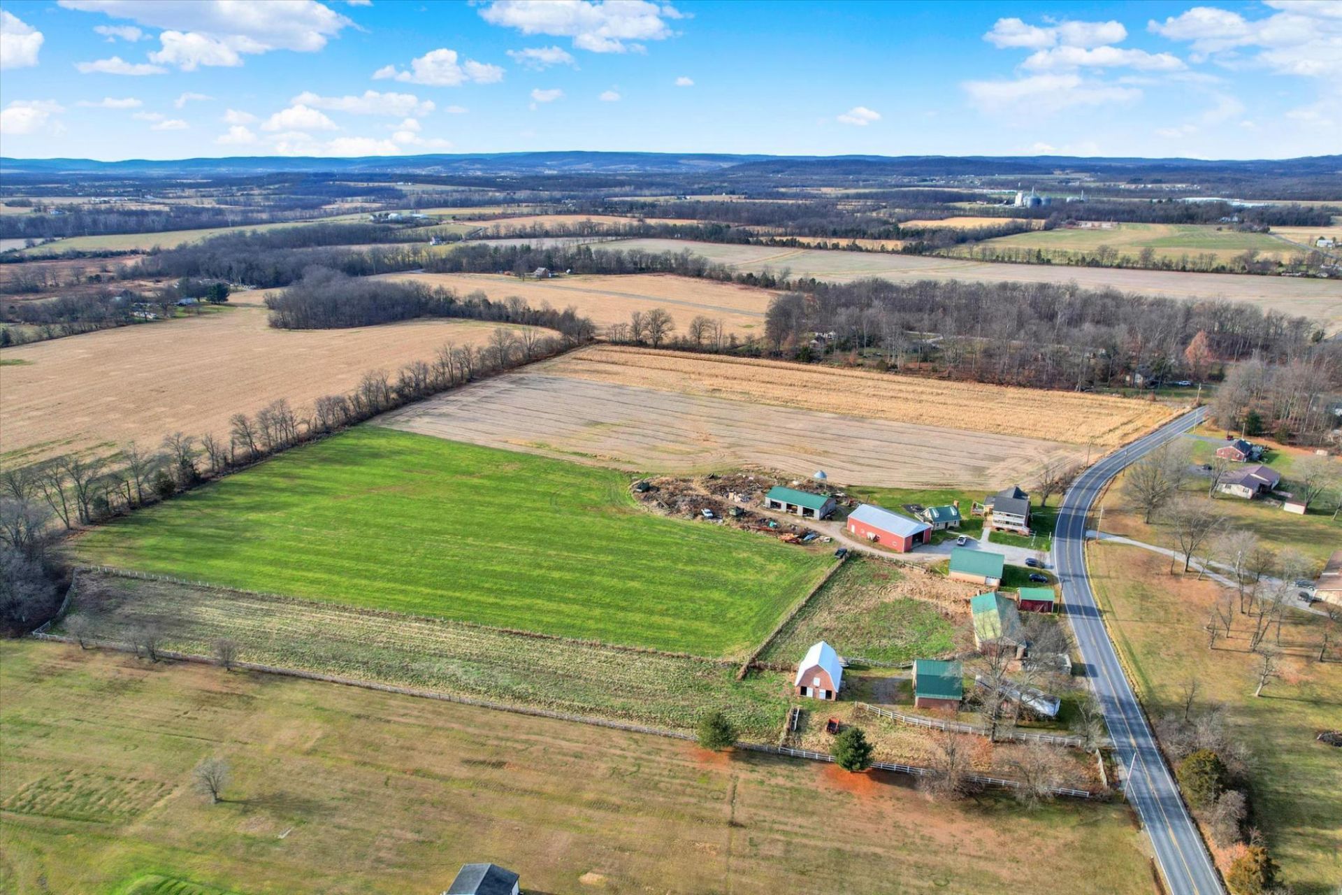 2894 OXFORD ROAD, NEW OXFORD, PA 17350