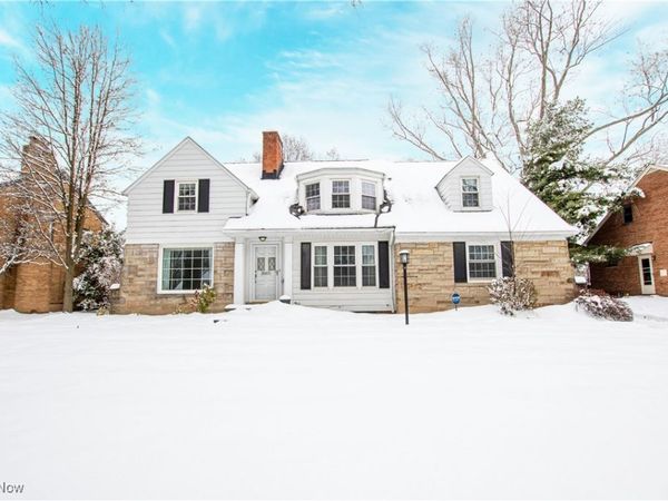 20825 Fairmount Boulevard, Cleveland, OH 44118