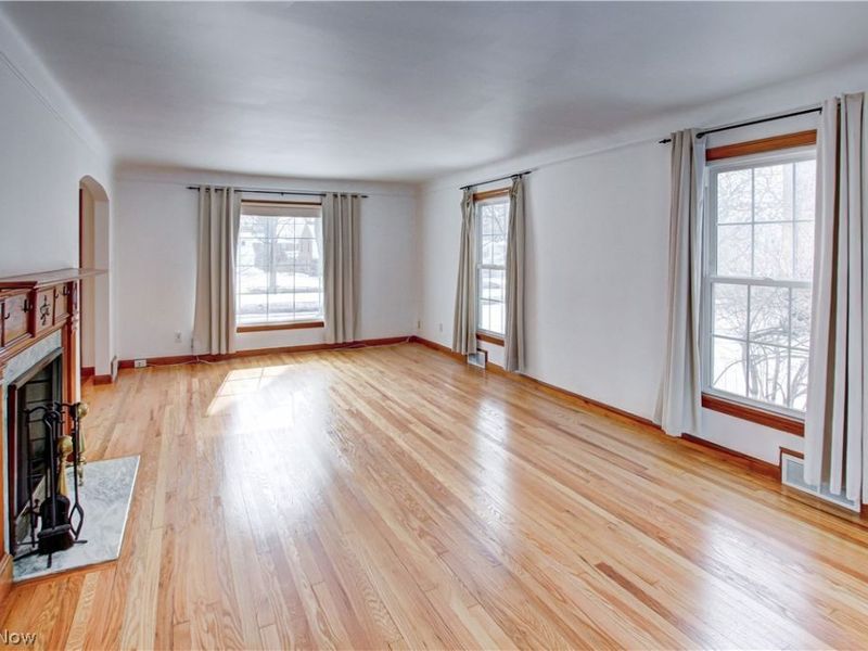 20825 Fairmount Boulevard, Cleveland, OH 44118 Photo 2