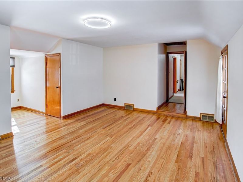 20825 Fairmount Boulevard, Cleveland, OH 44118 Photo 22