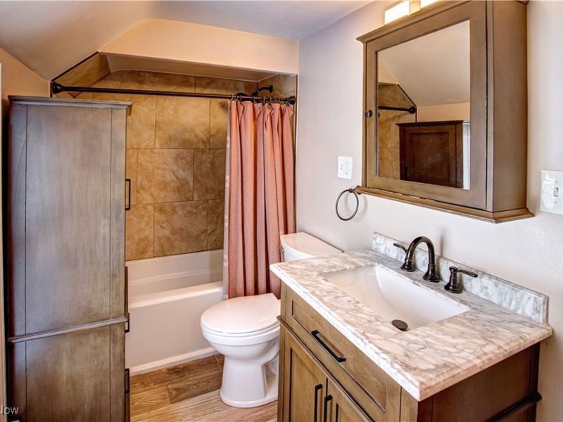 20825 Fairmount Boulevard, Cleveland, OH 44118 Photo 23