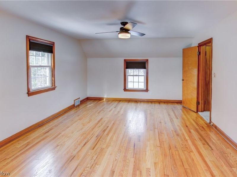 20825 Fairmount Boulevard, Cleveland, OH 44118 Photo 24